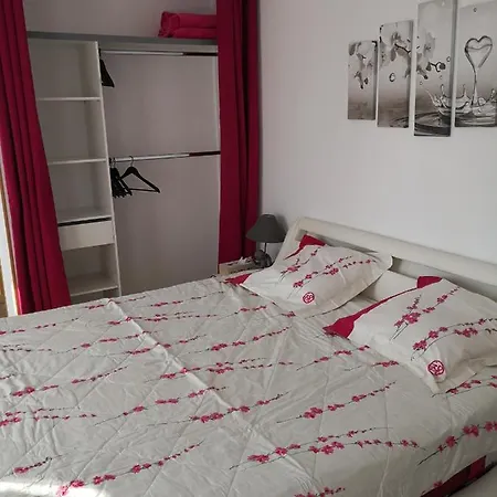 La Ruche Cantalienne Guest house *